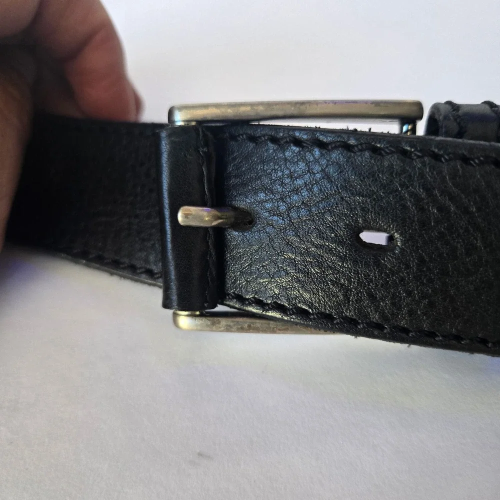 Leonardo Mens Black Genuine Leather Belt Made in Italy 40 107-35 Silver buckle